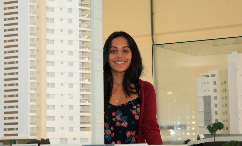 “Com essa nova estrutura o Ceep está muito melhor e teremos mais laboratórios que irão possibilitar mais aulas práticas. Quando concluir o curso tenho certeza que terei todas as condições de exercer com qualidade a profissão que escolhi”, avaliou a aluna Julia Caroline Cardoso, 17 anos, que está no último ano do curso de Edificação.