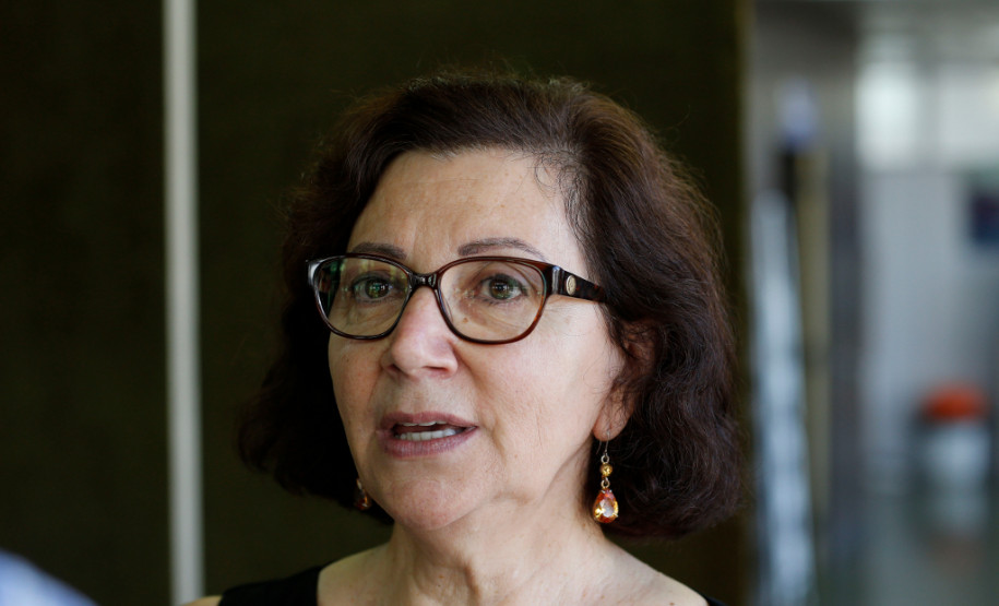 “Os planos foram discutidos com todos os setores da comunidade para estar em harmonia com as metas estabelecidas no Plano Nacional”, ressalta a secretária da Educação, professora Ana Seres. “E a etapa de avaliação e monitoramento será realizada da mesma maneira como foi feita a elaboração dos planos.”