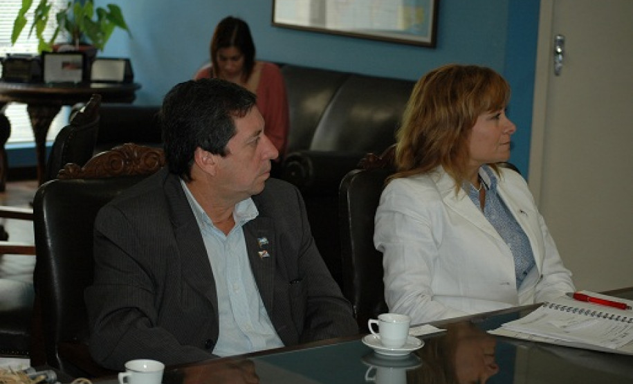 Secretaria recebe comitiva de deputados argentinos