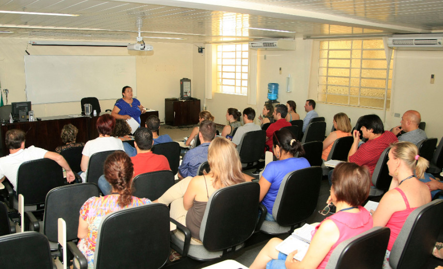 A Ouvidoria da Secretaria de Estado da Educação estabeleceu, em reunião realizada na terça-feira (19), novas metas para acelerar os processos de atendimento à comunidade escolar, através da redução de prazos e formação para mediação de conflitos.