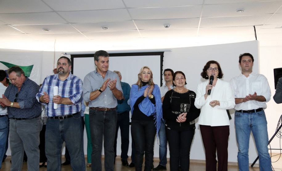 Beto Richa inaugura Centro de Educação Profissional O governador Beto Richa inaugurou nesta quinta-feira (5) o Centro Estadual de Educação Profissional (Ceep) Professor Miguel Carlos Parolo, em Pitanga, Região Central do Paraná. O Ceep, que recebeu investimentos de R$ 7,3 milhões por meio de parceria entre o Estado e o Ministério da Educação, tem capacidade para atender 1.200 estudantes. A secretária de Estado da Educação, professora Ana Seres, participou da solenidade.