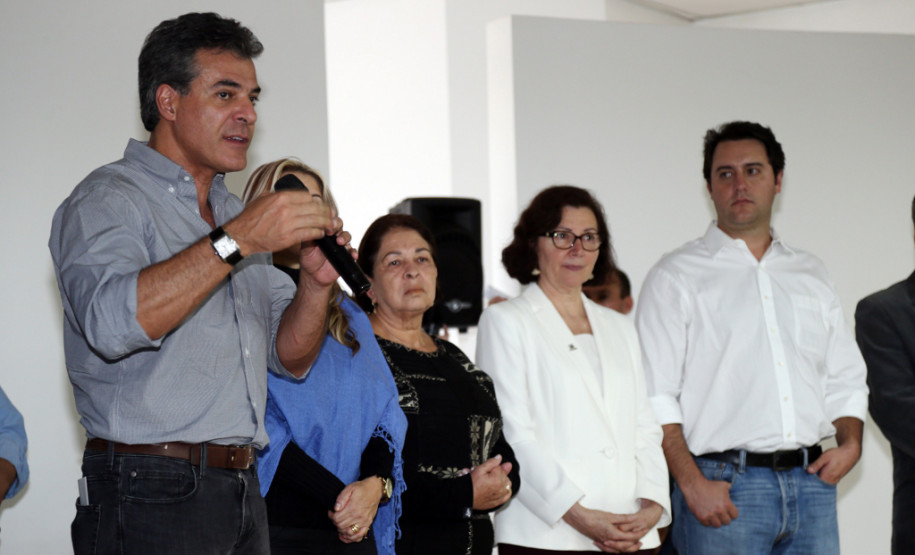 Beto Richa inaugura Centro de Educação Profissional O governador Beto Richa inaugurou nesta quinta-feira (5) o Centro Estadual de Educação Profissional (Ceep) Professor Miguel Carlos Parolo, em Pitanga, Região Central do Paraná. O Ceep, que recebeu investimentos de R$ 7,3 milhões por meio de parceria entre o Estado e o Ministério da Educação, tem capacidade para atender 1.200 estudantes. A secretária de Estado da Educação, professora Ana Seres, participou da solenidade.