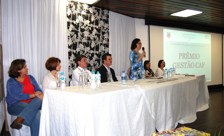 As escolas da rede estadual de ensino estão tornando mais democrática a administração dos recursos financeiros