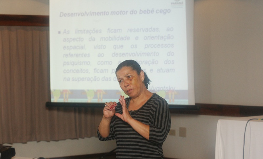 SEED promove curso de mobilidade para cegos