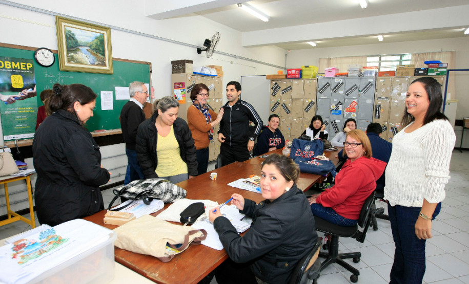 Conhecer e avaliar a possibilidade de aplicar no Distrito Federal os sistemas utilizados pela Secretaria de Estado da Educação do Paraná na chamada pública da merenda escolar, recursos humanos e gestão financeira escolar