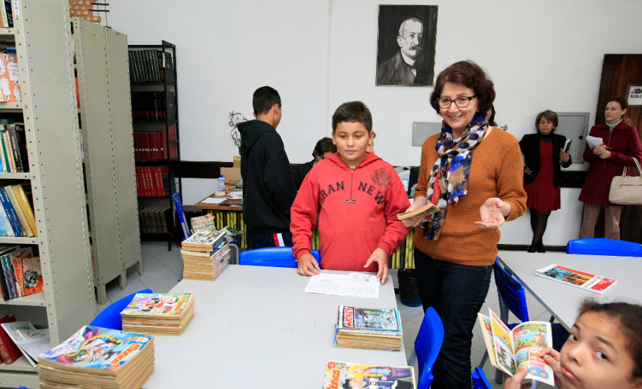Conhecer e avaliar a possibilidade de aplicar no Distrito Federal os sistemas utilizados pela Secretaria de Estado da Educação do Paraná na chamada pública da merenda escolar, recursos humanos e gestão financeira escolar