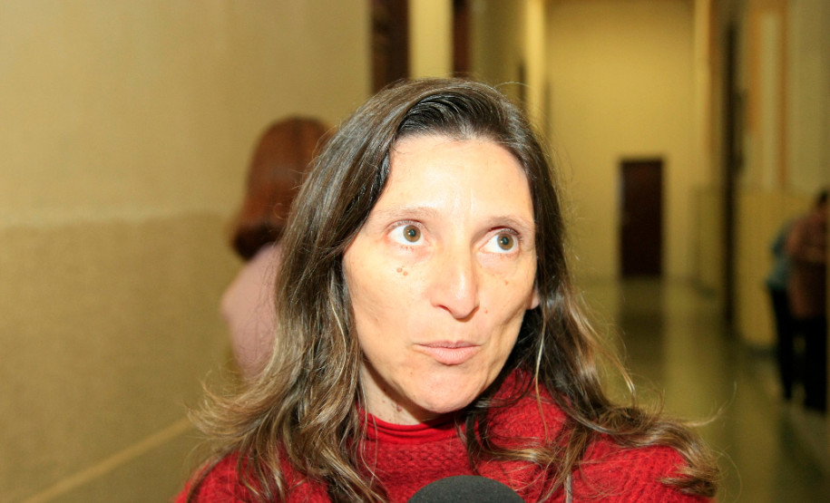 “É um momento para refletirmos, reorganizarmos a prática pedagógica e discutirmos temas que são pertinentes para o nosso trabalho dentro de cada área de atuação”, disse a professora de Psicologia, Tânia Mara Grossi, do curso de Formação de Docente do Instituto de Educação Erasmo Pilotto, em Curitiba.