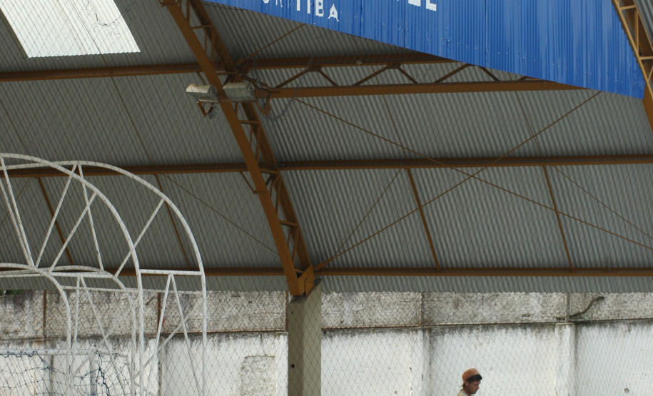 Estrutura provisória vai abrigar as aulas durante o período em que os ambientes do estabelecimento serão amplamente reformados