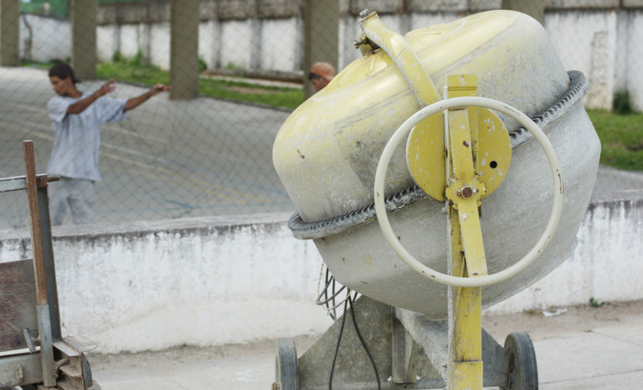 Estrutura provisória vai abrigar as aulas durante o período em que os ambientes do estabelecimento serão amplamente reformados