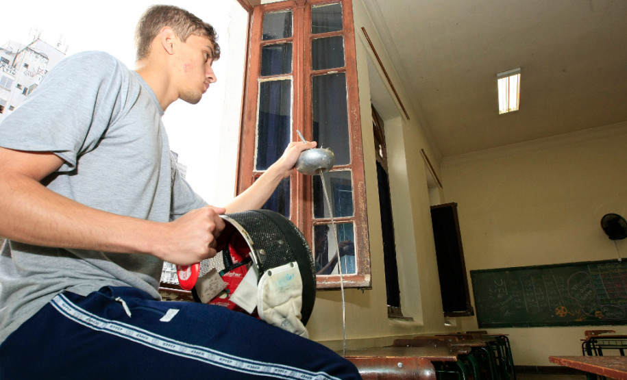 O estudante Alexandre Camargo, de 17 anos, vai representar o Brasil nos Jogos Olímpicos do Rio 2016, que acontecem de 5 a 21 de agosto