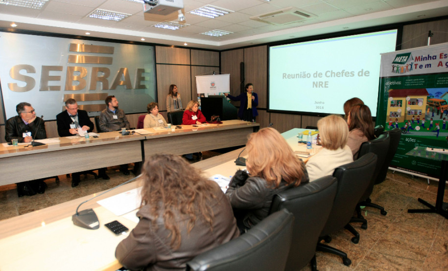 “A educação empreendedora trabalha com a organização, comunicação e fortalece a visão de futuro, isso tudo é fundamental para nossos estudantes”, disse a secretária estadual da Educação, professora Ana Seres. “Quanto mais cedo trabalharmos com a educação empreendedora em sala de aula, melhor será a formação para no futuro e na escolha profissional”, afirmou.