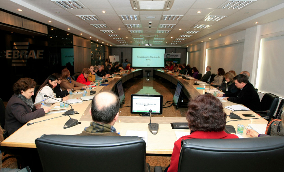 “A educação empreendedora trabalha com a organização, comunicação e fortalece a visão de futuro, isso tudo é fundamental para nossos estudantes”, disse a secretária estadual da Educação, professora Ana Seres. “Quanto mais cedo trabalharmos com a educação empreendedora em sala de aula, melhor será a formação para no futuro e na escolha profissional”, afirmou.