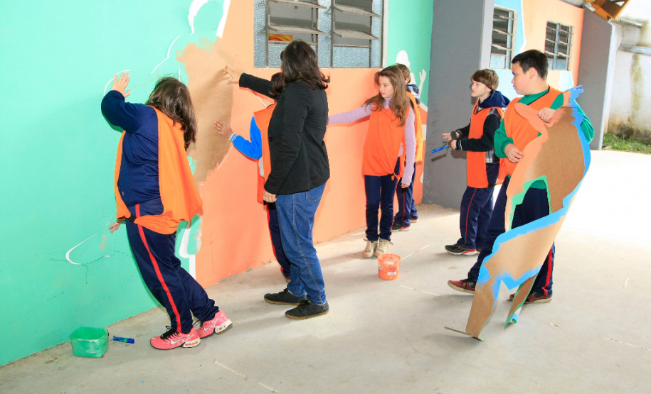 Jogos Olímpicos são tema de atividades na rede estadual Os Jogos Olímpicos do Rio de Janeiro começam em 5 de agosto e os temas relacionados aos esportes despertam interesse dos estudantes das escolas estaduais