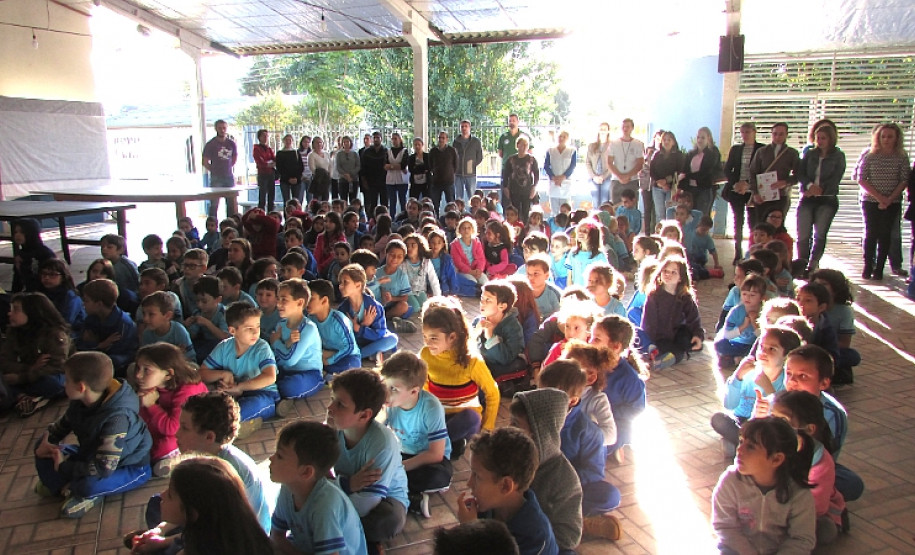 Treinamento do programa Brigadas Escolares - Defesa Civil na Escola realizado no Colégio Estadual Guilherme de Almeida e Colégio Estadual Humberto de Campos, do Núcleo Regional de Educação (NRE) de Francisco Beltrão.