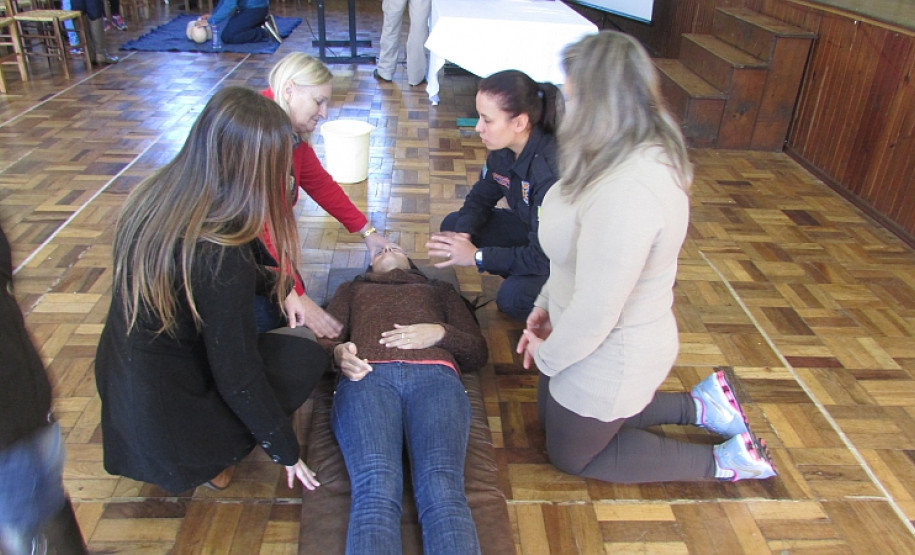Treinamento do programa Brigadas Escolares - Defesa Civil na Escola realizado no Colégio Estadual Guilherme de Almeida e Colégio Estadual Humberto de Campos, do Núcleo Regional de Educação (NRE) de Francisco Beltrão.