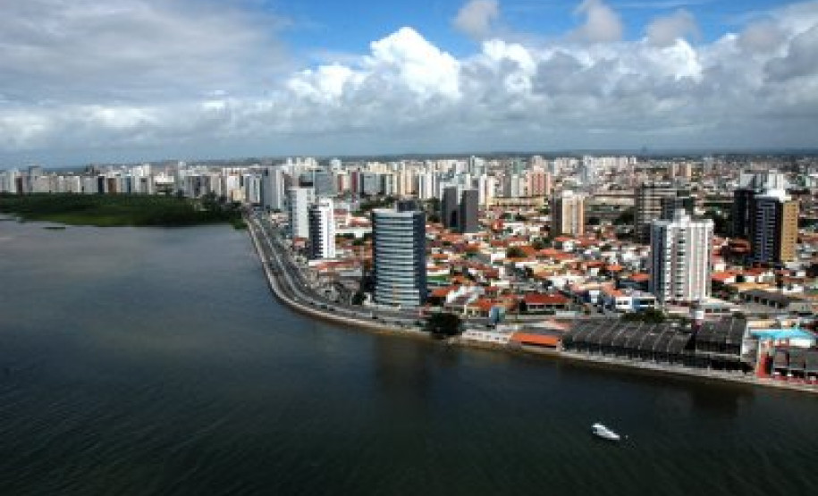 A pauta de debates inclui a análise da atual conjuntura educacional e o cenário político nacional, com foco nas ocupações e greves em alguns estados.