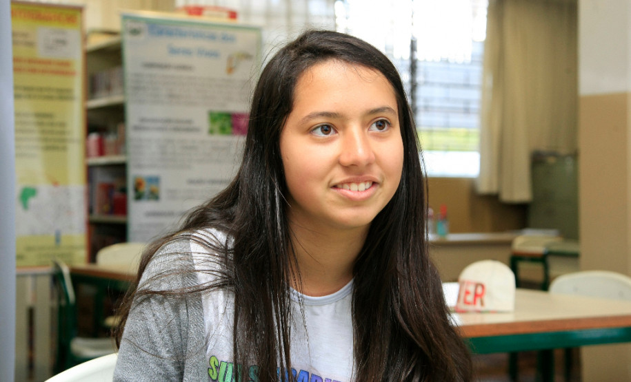 Além das aulas curriculares tradicionais como Português, Matemática e História, os 1,3 mil alunos do ensino fundamental e médio do Colégio Estadual São Paulo Apóstolo, no bairro Uberaba, em Curitiba, aprendem conceitos fundamentais de cidadania e protagonismo juvenil através de projetos sociais desenvolvidos junto a instituições filantrópicas vizinhas à escola