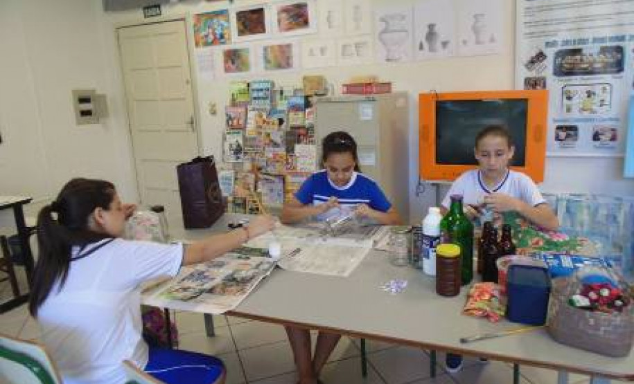 Os alunos são divididos em grupos de trabalho quando os interesses convergem para o mesmo assunto, mas também desenvolvem estudos independentes quando há temas específicos. Atualmente, existem atividades de robótica, artesanato, pintura em tela, moda e estilo, entre outras.