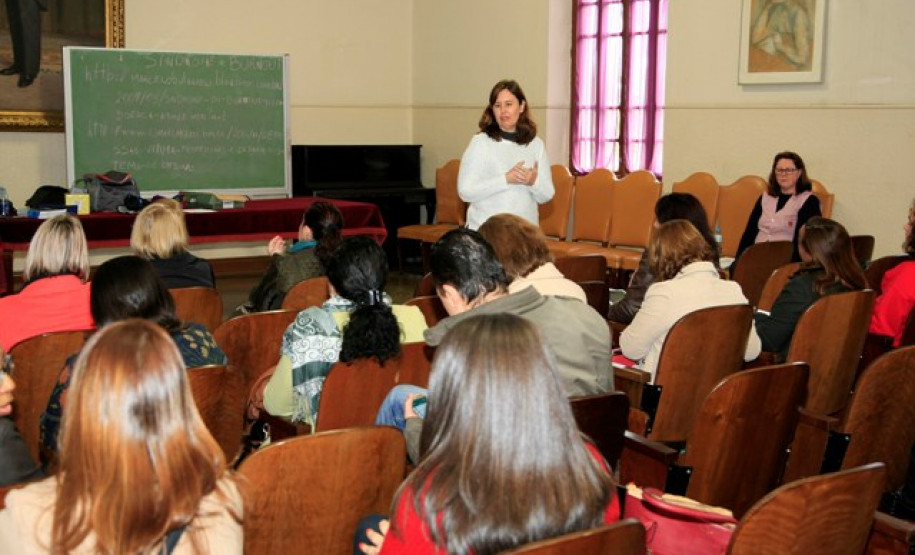 Diretores, professores, pedagogos e funcionários das mais de 2,1 mil escolas estaduais e outras 400 conveniadas retornaram, nesta quinta-feira (28), às salas de aula para participarem da semana pedagógica, que abre o segundo semestre do ano letivo de iniciativa que antecede a volta dos cerca de um milhão de estudantes, nesta segunda-feira (1º), para completar o restante dos dias letivos previstos no calendário escolar.