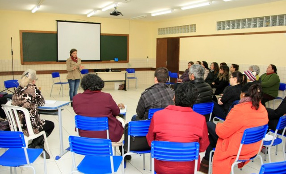 Quase cem mil profissionais da Educação, de todas as regiões do Paraná, participaram dos debates da Semana Pedagógica que abre o segundo semestre letivo de 2016