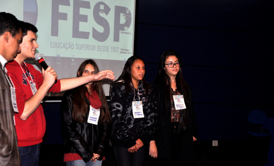 Com a participação de 310 educadores e especialistas em educação de diversas regiões do Paraná, terminou nesta quarta-feira (3), em Curitiba, o Seminário Estadual da Base Nacional Comum Curricular (BNCC), iniciado na segunda-feira (1º) para debater e alinhar as contribuições do Estado ao novo modelo da Base Curricular.