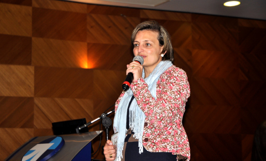 Com a participação de 310 educadores e especialistas em educação de diversas regiões do Paraná, terminou nesta quarta-feira (3), em Curitiba, o Seminário Estadual da Base Nacional Comum Curricular (BNCC), iniciado na segunda-feira (1º) para debater e alinhar as contribuições do Estado ao novo modelo da Base Curricular.