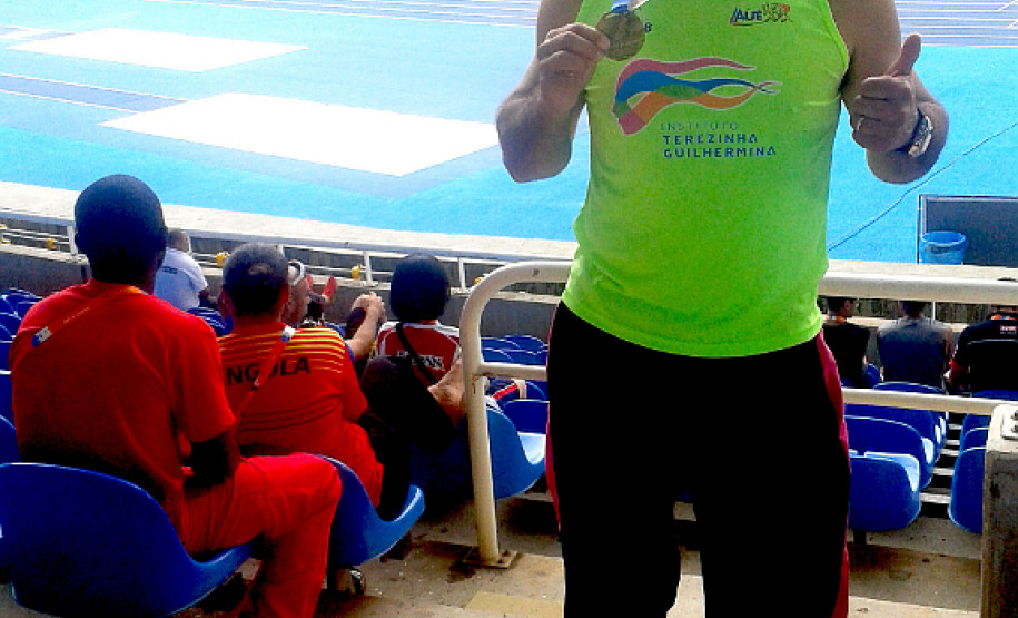 Edevaldo sempre praticou atividades esportivas, mas teve que interromper a que mais gostava, jogar futebol, devido a uma displasia na perna direita e problema de má formação no membro inferior da perna esquerda. Mas foi no próprio esporte que o paratleta buscou forças para superar as dificuldades diárias. “O esporte é tudo para mim”, disse.
Foto: Divulgação SEED