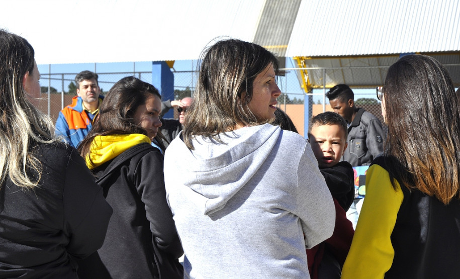 Representantes da Secretaria de Estado da Educação (SEED) se reuniram na manhã desta quinta-feira (11) com estudantes do Colégio Estadual Casemiro Karman, em Campo Largo (Região Metropolitana de Curitiba), para acompanhar o andamento das obras do novo prédio da escola, no bairro Rivabem. Esta é a segunda vistoria conjunta da SEED e estudantes na escola.