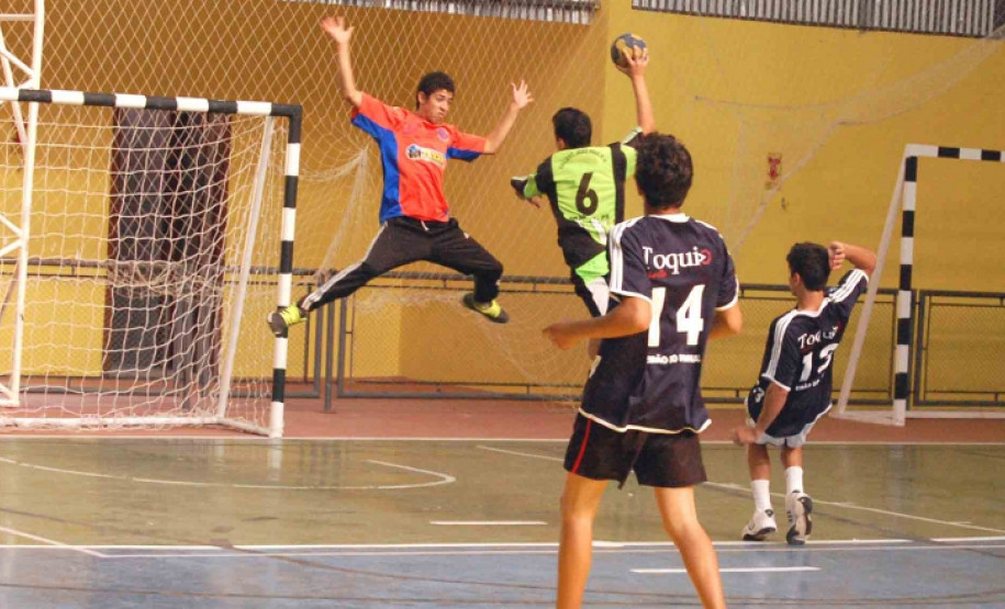 Competição estudantil paranaense começa em Arapongas e vai até 20 de agosto, reunindo 5.368 atletas, técnicos, dirigentes e árbitros.