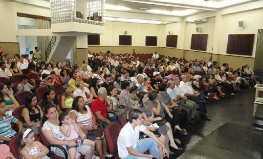 Concursos de poesia premiam estudantes