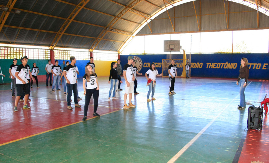 Uma das datas mais esperadas pelos alunos e comunidade escolar é a apresentação do Festival Escolar de Dança, realizado uma vez por ano por todos os estudantes. O projeto, desenvolvido pela professora Sônia Franzo Borba, existe há oito anos. A ação surgiu para diversificar as aulas de Educação Física, mas ao longo do tempo se tornou uma das principais atrações do município, que tem pouco mais de 12 mil habitantes.