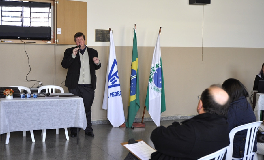 Ogliari apresentou as novas propostas de Educação Patrimonial e criação dos Centros de Memória dos estabelecimentos de ensino, parceria com o Museu Paranaense para restauro e conservação, com o Arquivo Público para Gestão Documental e com a Universidade Federal do Paraná (UFPR) para o desenvolvimento de projetos pedagógicos