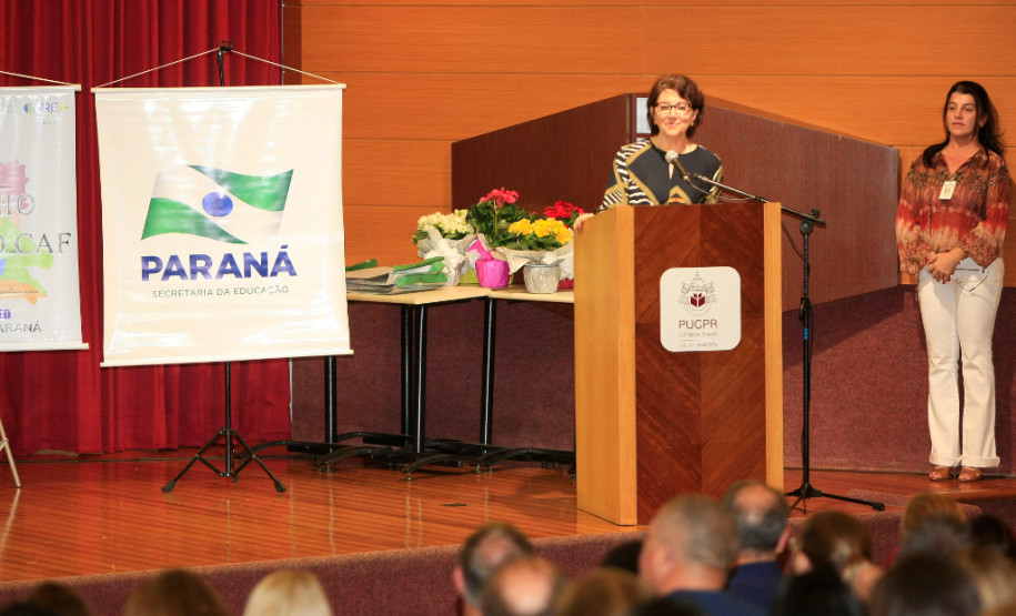 A secretária de Estado da Educação, professora Ana Seres, lembrou que a iniciativa tem o papel de reconhecer e fortalecer a parceria entre escola e comunidade na gestão escolar. “Nosso objetivo é ter o envolvimento permanente da comunidade em todas as ações da escola, seja na aplicação dos recursos públicos ou no desenvolvimento de projetos pedagógicos que contribuam para a formação dos estudantes”, disse Ana Seres.