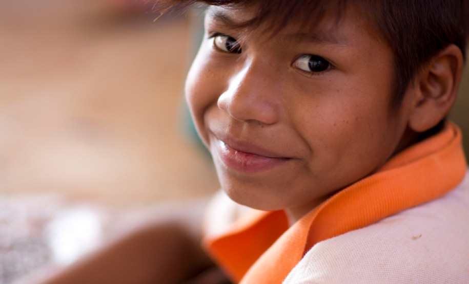 A Escola Estadual Indígena Kuaa Mbo’E, de Diamante do Oeste, é destaque na preservação da cultura guarani e na participação constante da comunidade do dia a dia da escola. Esse empenho e organização rendeu à escola o segundo lugar no Prêmio Gestão CAF entre as escolas pertencentes ao Núcleo de Educação de Toledo. O prêmio valoriza a gestão participativa.