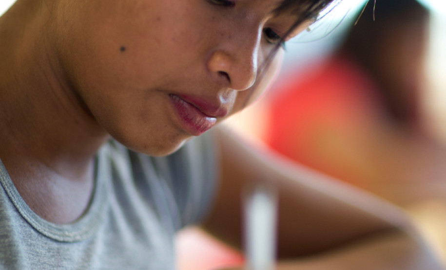 A Escola Estadual Indígena Kuaa Mbo’E, de Diamante do Oeste, é destaque na preservação da cultura guarani e na participação constante da comunidade do dia a dia da escola. Esse empenho e organização rendeu à escola o segundo lugar no Prêmio Gestão CAF entre as escolas pertencentes ao Núcleo de Educação de Toledo. O prêmio valoriza a gestão participativa.