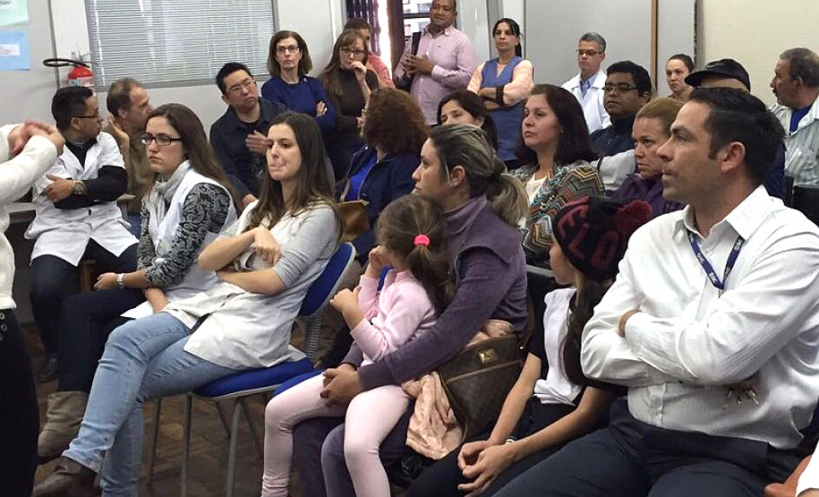 Estudantes, pais, professores e diretores definem obras prioritárias em mil escolas. Audiência Colério Estadual Rio Branco, Londrina.