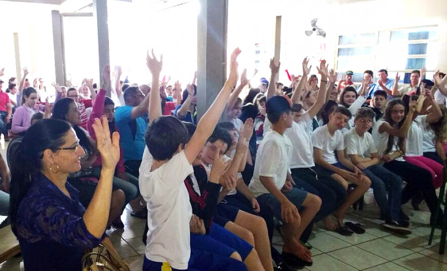 Estudantes, pais, professores e diretores definem obras prioritárias em mil escolas. Audiência Foz do Iguaçu.