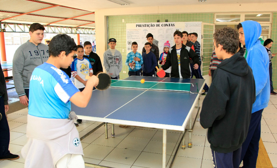 Duas vezes por mês a direção do Colégio Estadual Presidente Roosevelt, em Guaíra, no Oeste do Estado, tem um encontro marcado para ouvir as reivindicações e opiniões dos estudantes sobre projetos pedagógicos e investimentos dos recursos públicos que chegam à escola