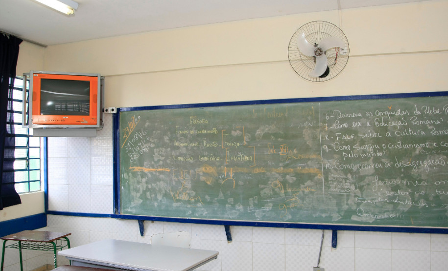 As obras que serão viabilizadas nas escolas pelo programa Escola 1000 vão muito além das questões estéticas e educacionais - trarão também mais segurança aos frequentadores dos colégios