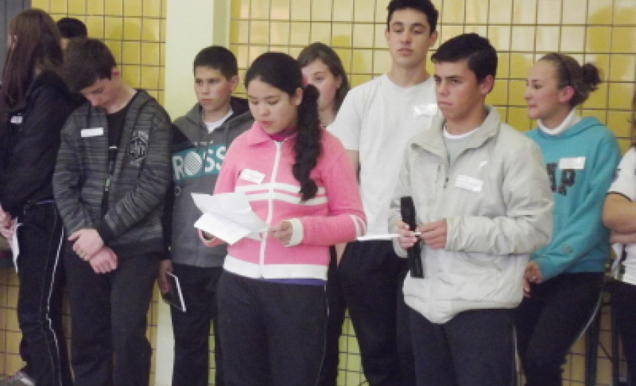 No Colégio Estadual do Campo Professora Maria de Jesus Pacheco Guimarães, localizado no distrito Guará, em Guarapuava, também no Centro do Estado, a participação dos 470 alunos na administração é um dos alicerces da boa gestão desenvolvida na escola