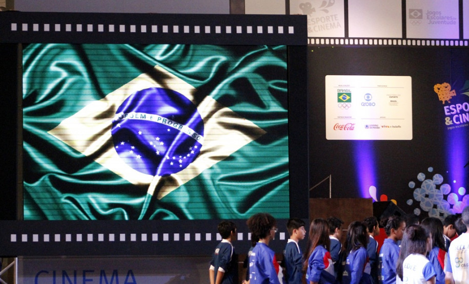 A delegação do Paraná é formada por 189 pessoas – são 163 alunos atletas da rede pública e privada, 20 técnicos e seis dirigentes em João Pessoa.