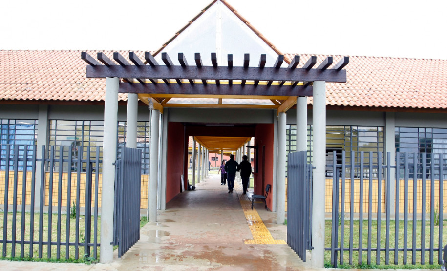 A Secretaria de Estado da Educação definiu o cronograma de orientações para as matrículas e rematrículas da rede estadual de ensino para o ano letivo de 2017. Entre os dias 9 e 25 de novembro, os alunos maiores de 18 anos, pais, mães ou responsáveis devem comparecer à instituição de ensino onde estão matriculados a fim de confirmar a rematrícula para o próximo ano.