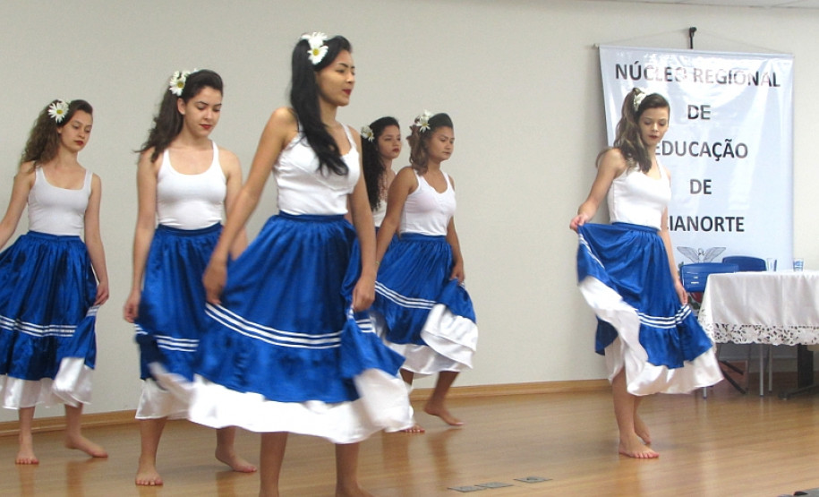As escolas da rede estadual pertencentes ao Núcleo Regional de Educação de Cianorte receberam nesta quinta-feira (22) o Prêmio Gestão CAF. As unidades foram contempladas porque apresentaram os melhores resultados na execução de projetos pedagógicos e na aplicação eficiente dos recursos públicos.