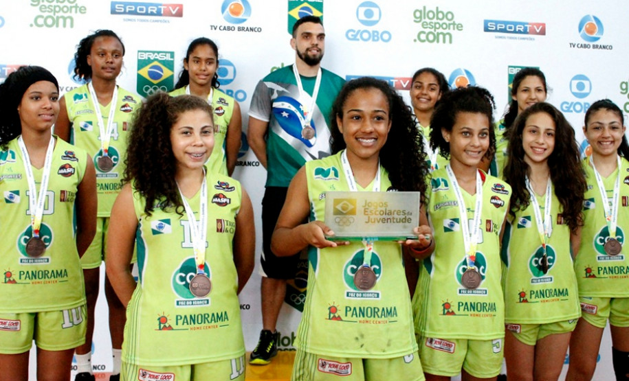 O Paraná conquistou 50 medalhas nos Jogos Escolares da Juventude João Pessoa 2016, que reuniu alunos-atletas de 12 a 14 anos. O Estado ficou em primeiro lugar no quadro geral de medalhas, um feito inédito nesta competição. Foram 20 ouro, 15 prata e 15 bronze nos confrontos de 13 modalidades, em nove dias de competição. Das 50 medalhas conquistadas, 30 vieram de atletas bolsistas do programa Talento Olímpico do Paraná, do Governo do Estado.
