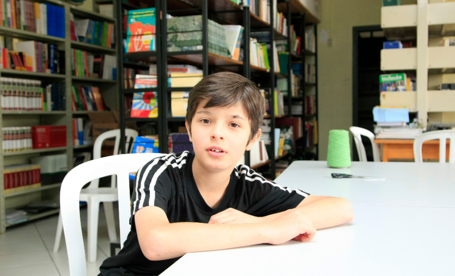 Leonardo Flauzino, de 12 anos, também do 7° ano, revelou que mudou para o Tupy Pinheiro por indicação de colegas e pela boa fama da escola. “Aqui todo mundo se respeita, os professores explicam de uma maneira que dá para entender bem e no intervalo tem bastante espaço para brincar com meus colegas”, disse Flauzino, que também estuda há dois anos no Tupy.