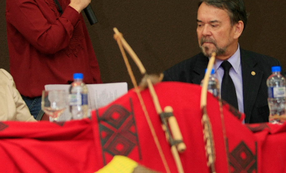 O encontro faz parte do item três do programa Minha Escola Tem Ação (Meta), da Secretaria de Estado da Educação, que prevê a oferta de cursos para a formação continuada aos profissionais da educação aliados aos planos de ação da pasta