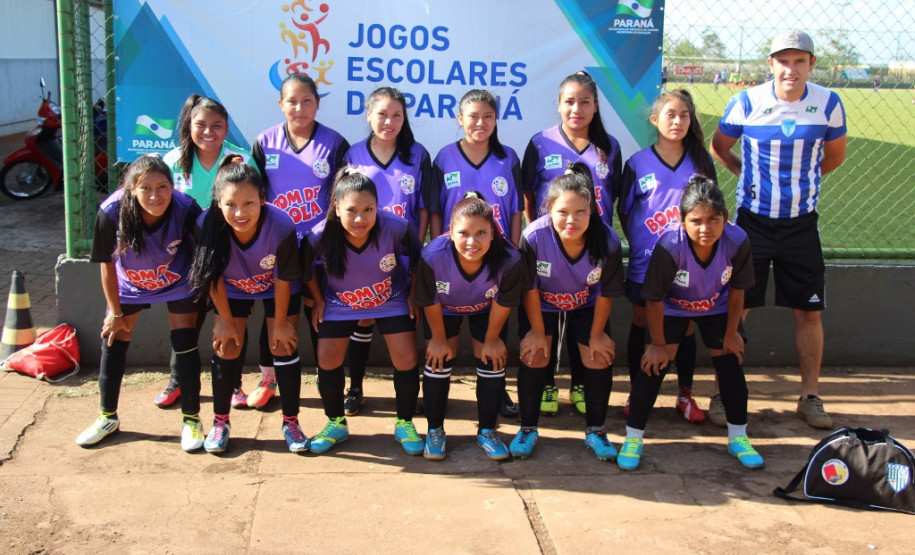 Equipes indígenas participam da final do Bom de Bola Equipe do Colégio Estadual Indígena Sérgio Krigrivaja Lucas, de Cândido de Abreu
