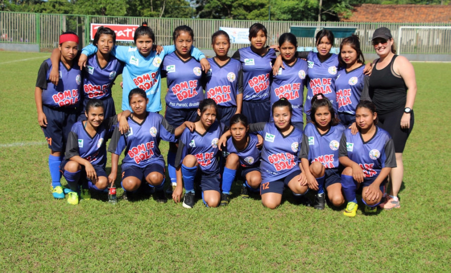 Equipes indígenas participam da final do Bom de Bola Colégio Estadual Indígena Sérgio Krigrivaja Lucas, em Cândido de Abreu