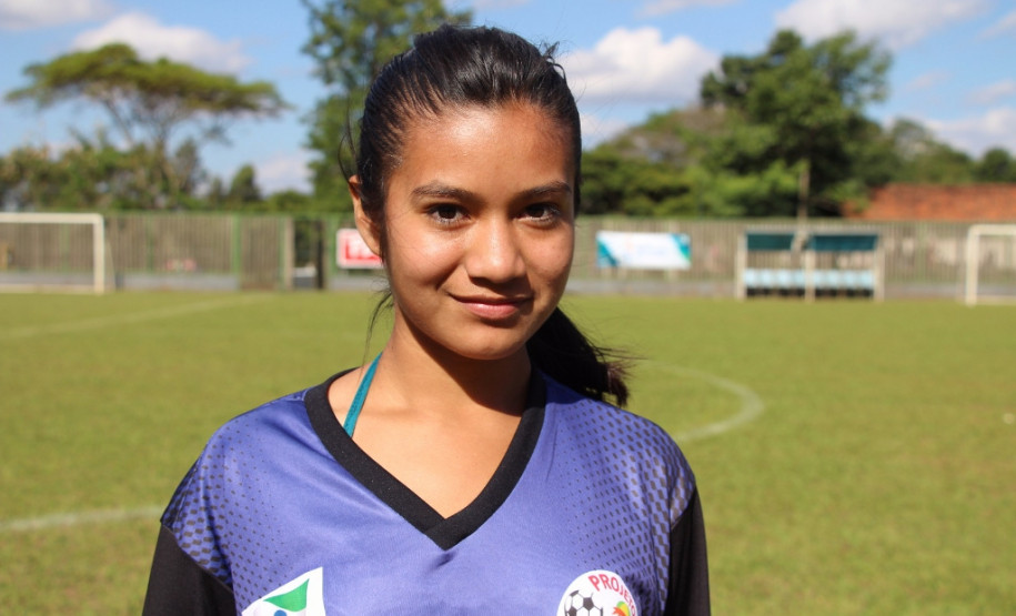 Equipes indígenas participam da final do Bom de Bola A jovem Diana, de 13 anos, atacante da equipe do Colégio Estadual Indígena Teko Nemoingo, diz que está feliz com a oportunidade de aprender muitas coisas. “Estamos fazendo grandes amigas, estou aprendendo muitas coisas novos, isso é muito gratificante”, disse.