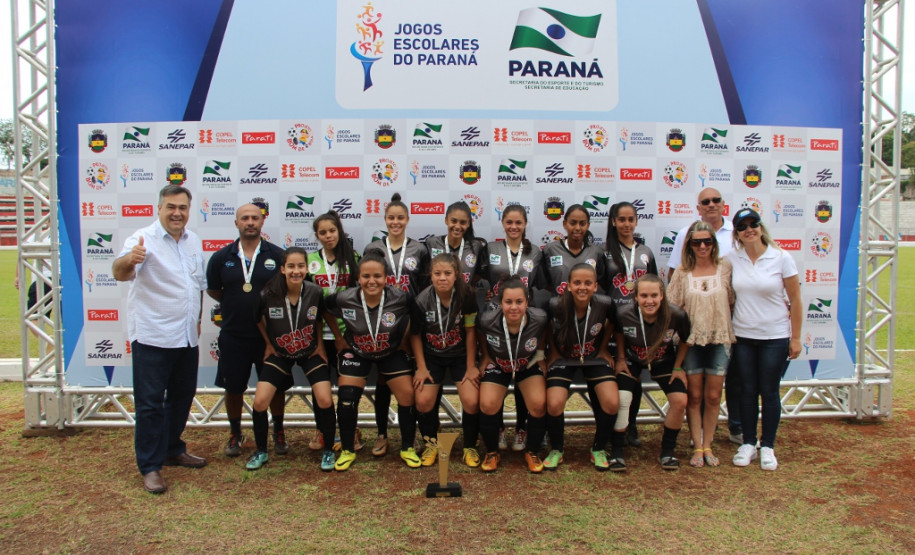 Colégio Estadual Tsuru Oguido (Londrina), campeão no feminino A.
